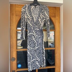 BCBGMAXAZRIA Women's Wrap Dress Cream/Navy Floral print Size Small